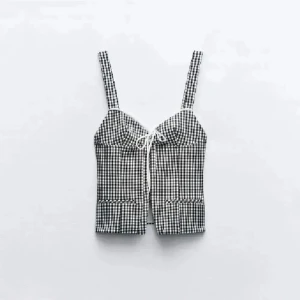 zara rutig topp - jättefin men är tyvvär för liten för mig🩷 bra skick aldrig använd 