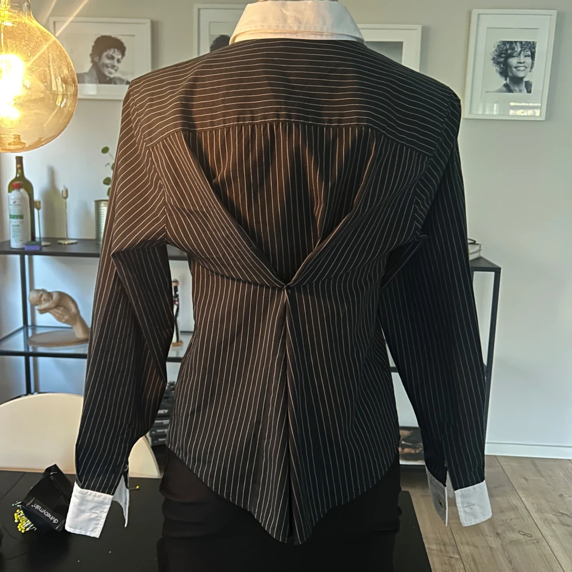  Randig figursydd skjorta  - 90