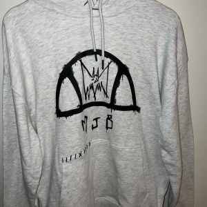 Ellesse tröja  - Ellesse Hoodie till salu som inte passar mig, storlek M. Skriv om du har frågor eller annat!