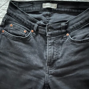 Bootcut Jeans  - Bootcut jeans från Gina, superfina och passar någon som är 165 cm lång🥰🥰 Skriv privat för fler bilder