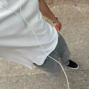 Jack & Jones jeans - Säljer dessa riktigt snygga Jack & Jones jeans i mycket gott skick. Storlek 31/32. Kolla in mina andra plagg i min profil🙌