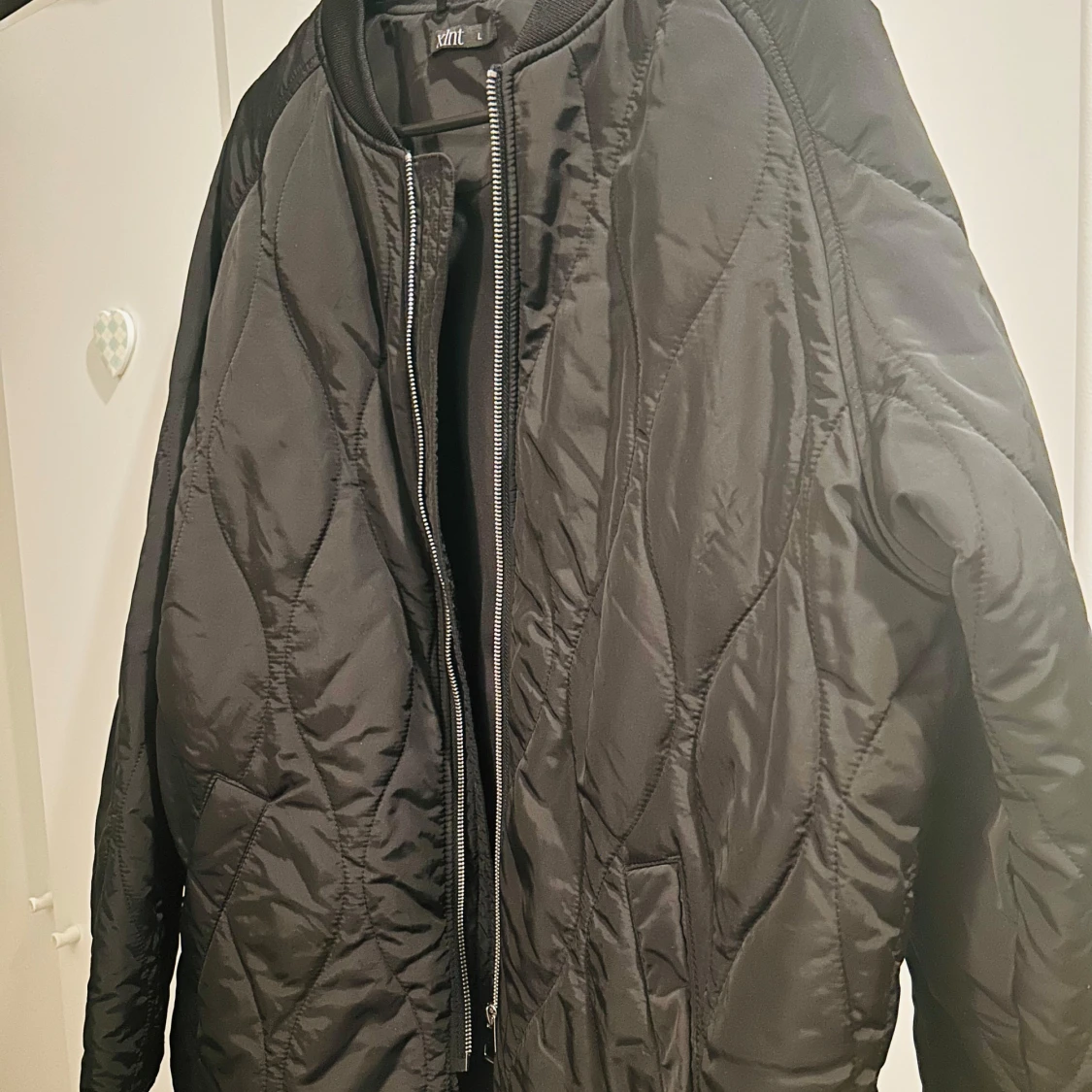 Svart quiltad jacka från xInt - 93