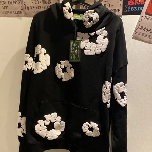 Denim tears - Köpte den men va för stor och true the size helt ny