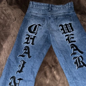 Lukamachain jeans - Jeans från lukamachain, använd en gång 