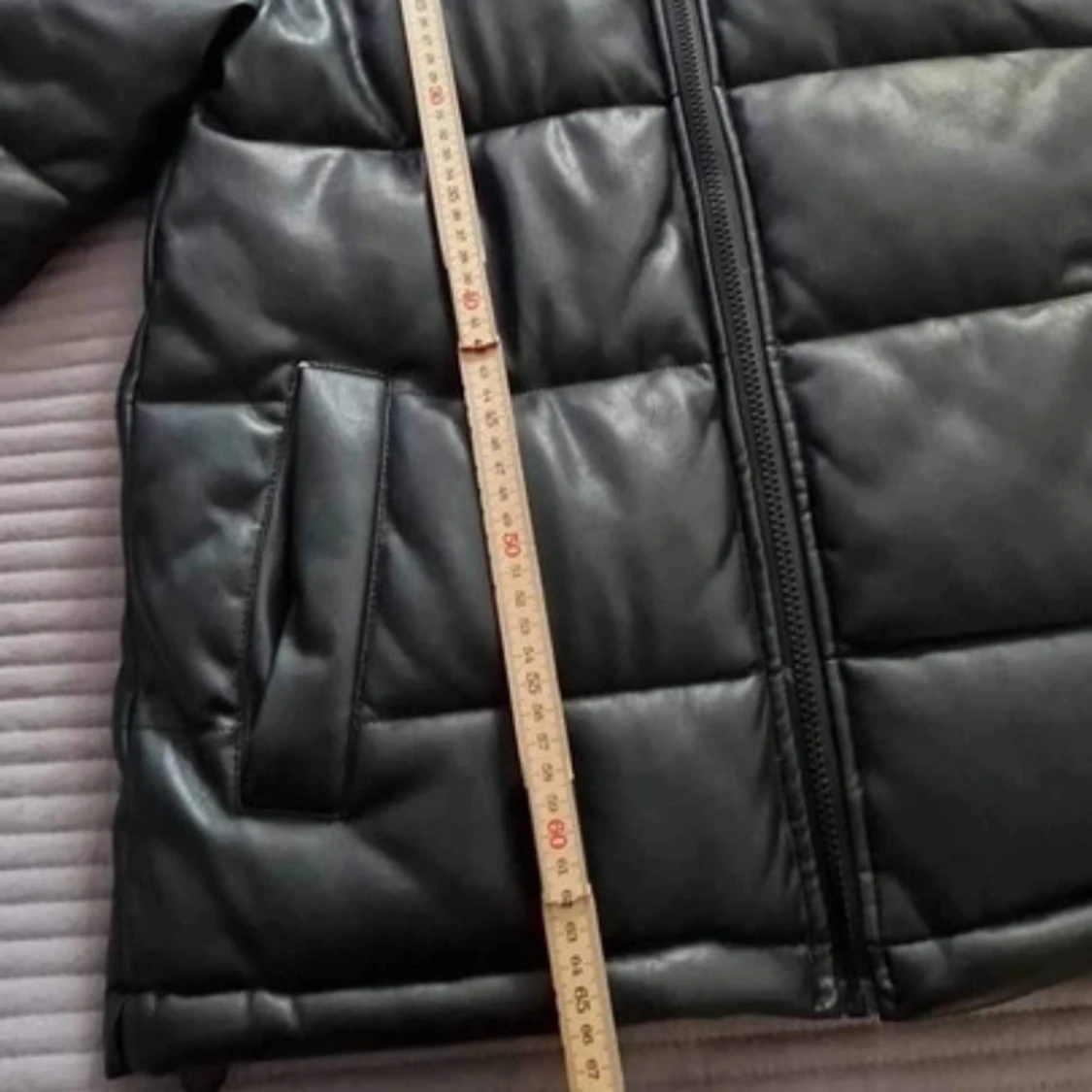 Svart pufferjacka från Karl Kani - 93