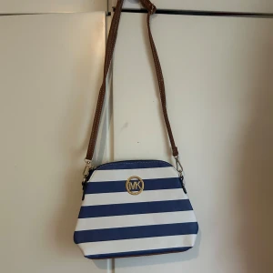 Axelremsväska - Köpt i Spanien och sldrig använd 