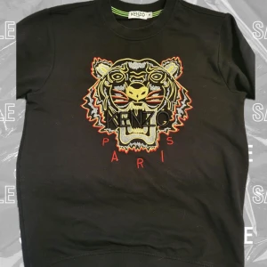 Broderad kenzo långärmad - Aldrig använt, helt enkelt inte min stil. Inga defekter på tröjan billigt pris dessutom