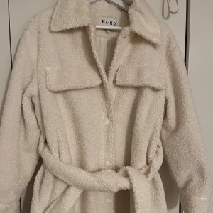 Teddy jacka  - En jätte mysig teddy jacka i kräm vit. 