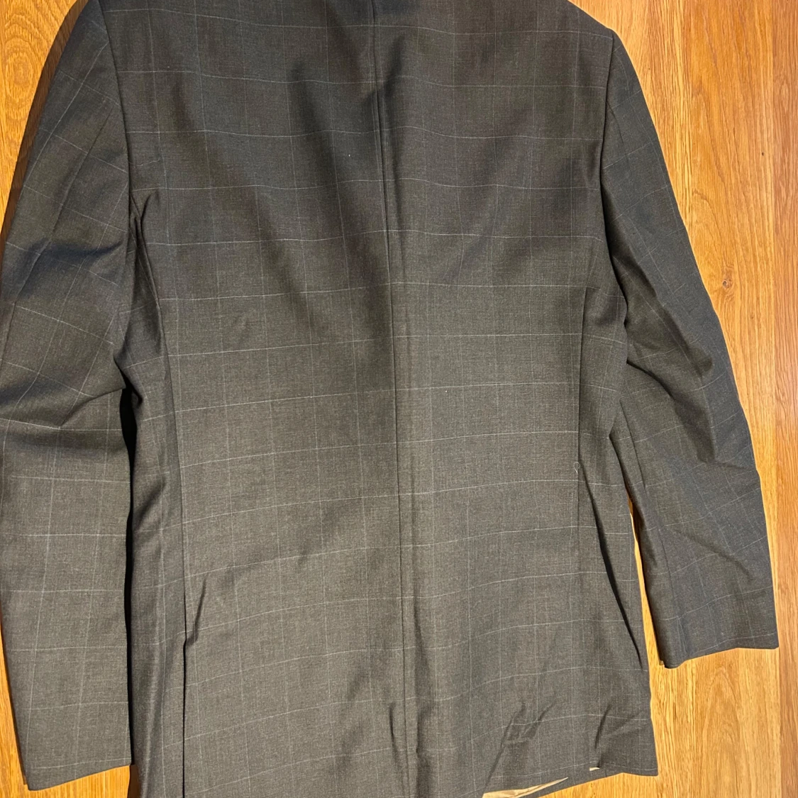 Brittisk kvalitetskostym Racing Green 100% super fine wool  - 90