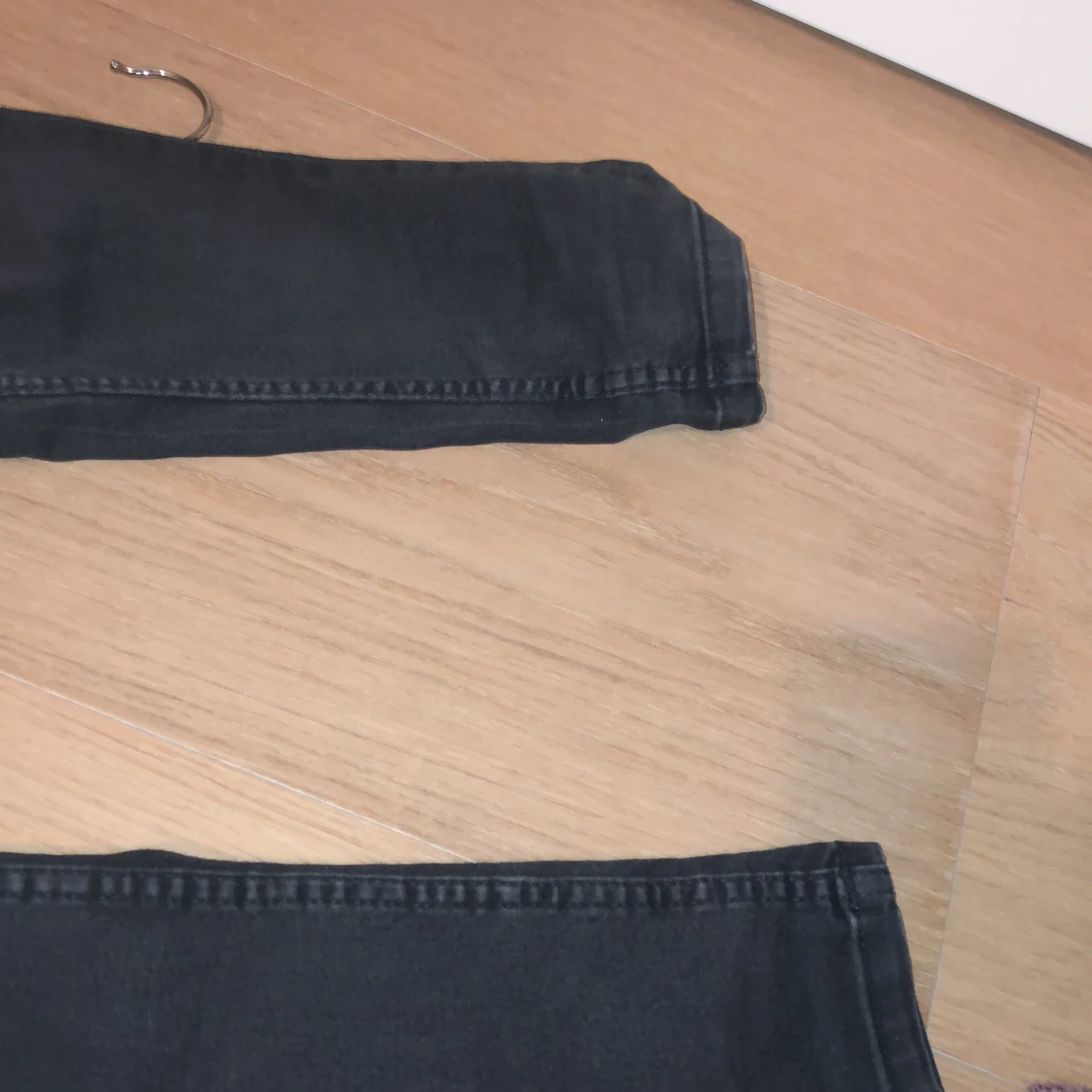 Svarta jeansbyxor - 92