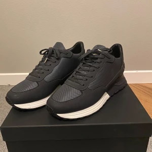 Mallet footwear - Fina designer skor som är köpta i London, använda ett få tal gånger men inge tecken på användning, köpta för £260 så ca 3000kr, dom är mörkgråa/svarta