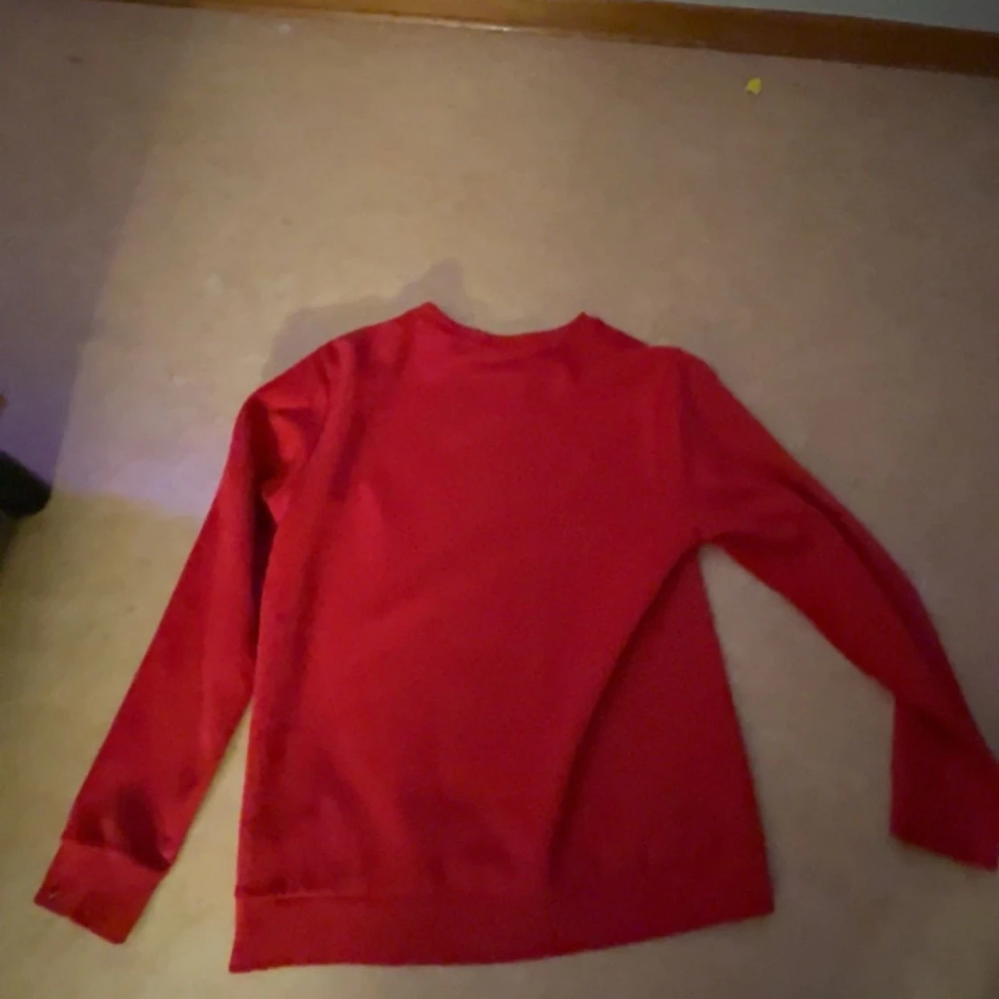 Röd tröja från Boss - 90