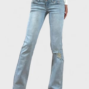 G-Rise Jeans - Säljer nu dessa otroligt snygga jeans då de inte passade.💓 Helt nya & alldrig använda, därför är priset högt. 💘 Nypris: 1400kr + moms & tull, så ungefär 2000kr. storlek: XS/Short.💗