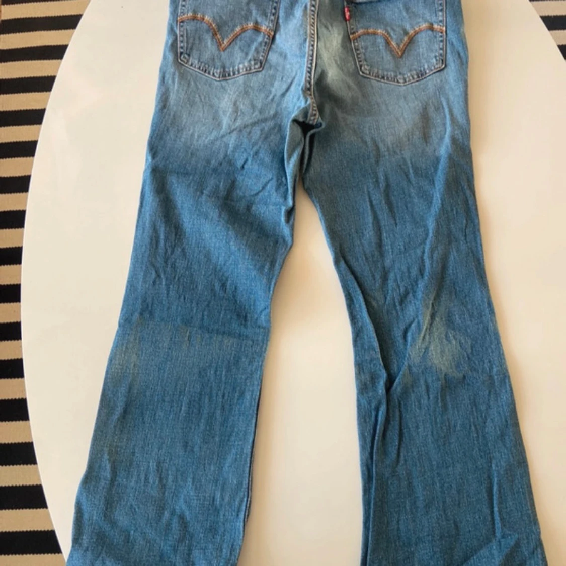 Blå lågmidjade bootcut jeans från Levi's - 1