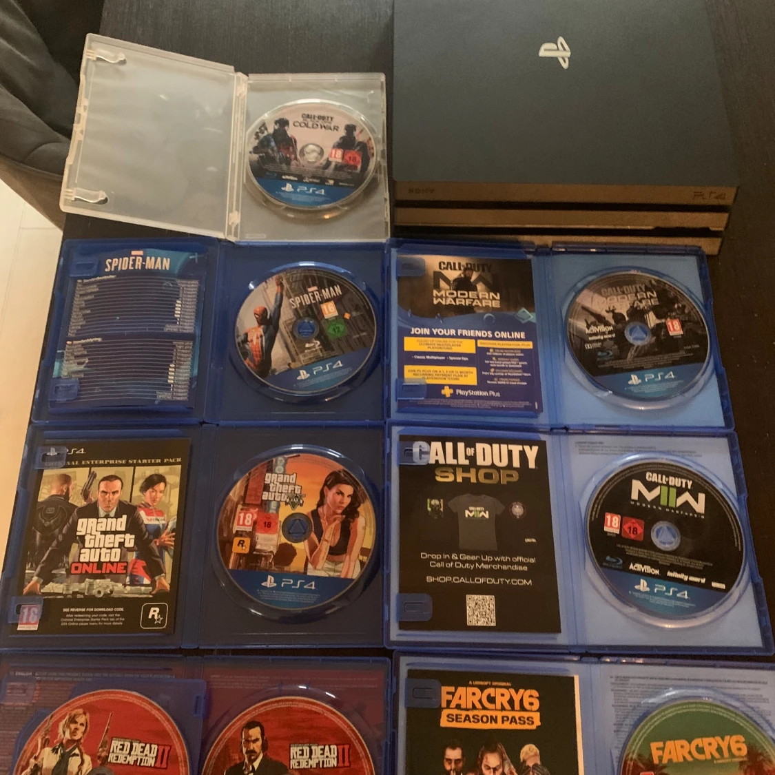 PlayStation 4 Pro med spel - 90