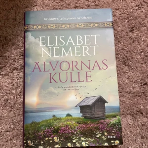 Älvornas kulle  - Älvornas kulle av Elisabet Nemert. Aldrig läst så den är i nyskick. Skriv om ni har några frågor :)