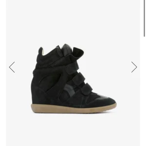 Isabel Marant skor - Intressekoll på mina Isabel Marant skor i nyskick, köpta för 5900 kr. Kommer med original förpackning. Använda 1 gång och inga defekter. Pris kan diskuteras.