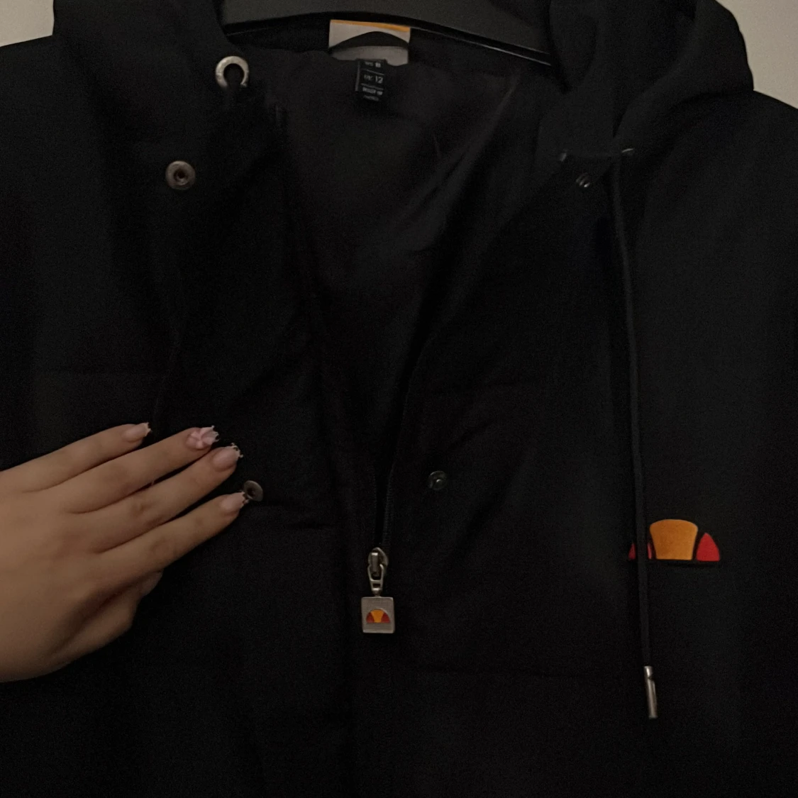 Svart pufferjacka från Ellesse - 90