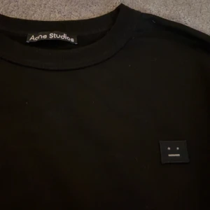Acne studios tröja storlek L - Endast använd ett fåtal gånger💗