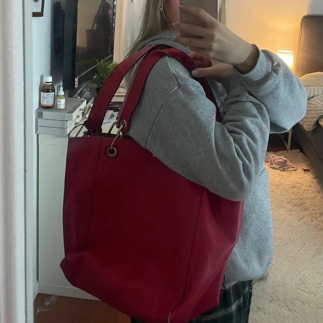 Röd axelväska - 90