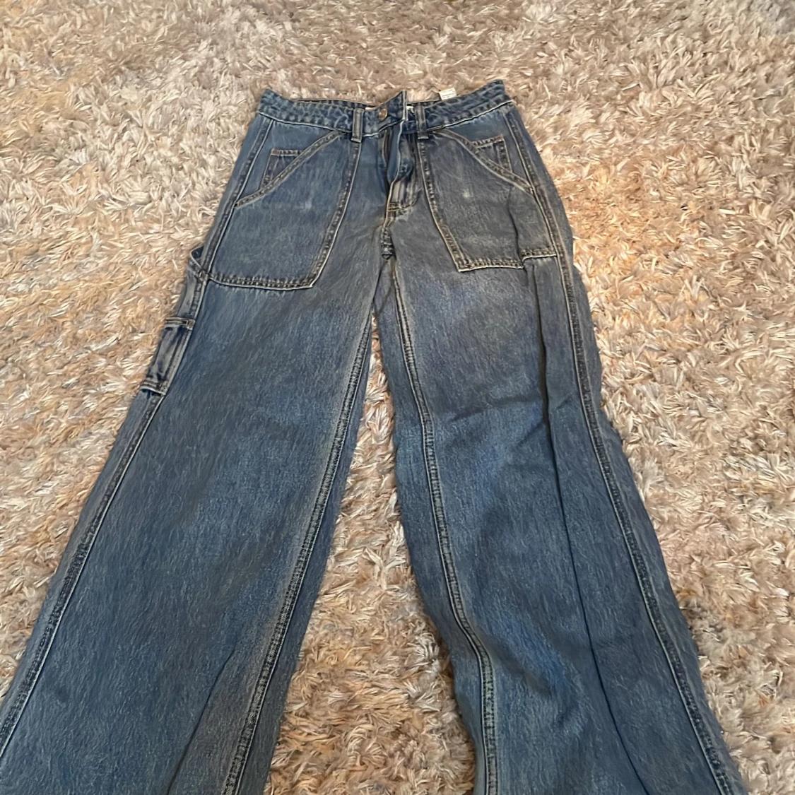 Blå cargopants i jeansmaterial