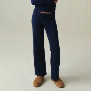 Stickade byxor - Säljer dessa stickade byxor från Gina Young som är helt oanvända med prislappen kvar💛😇