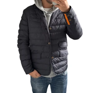 Morris jacka  - Säljer denna finna dun jackan i från märket Morris. Lite tjockare jacka som passar bra på vintern.  