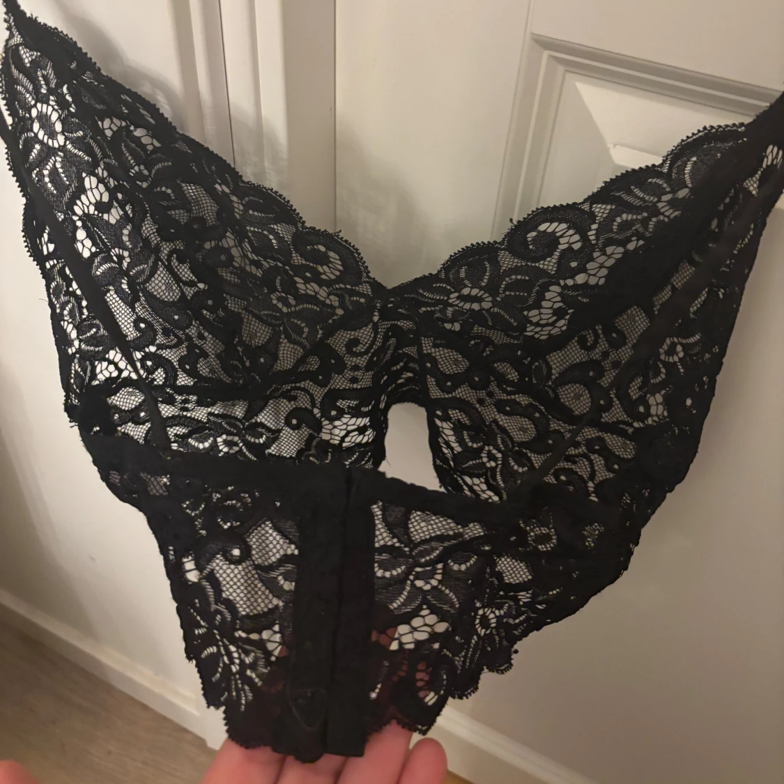 Svart spetstopp  - 91