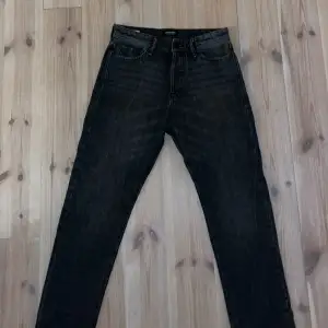 Jack & Jones jeans i bra skick!