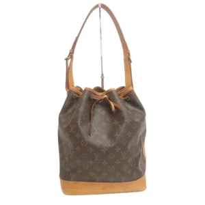 Louis Vuitton Noe - Vackra Louis Vuitton Noe! Har blivit go-to-väskan för alla skandinaviska tjejer med goda skäl då den är tidlös, har en klassiskt vacker design och passar alla tillfällen.