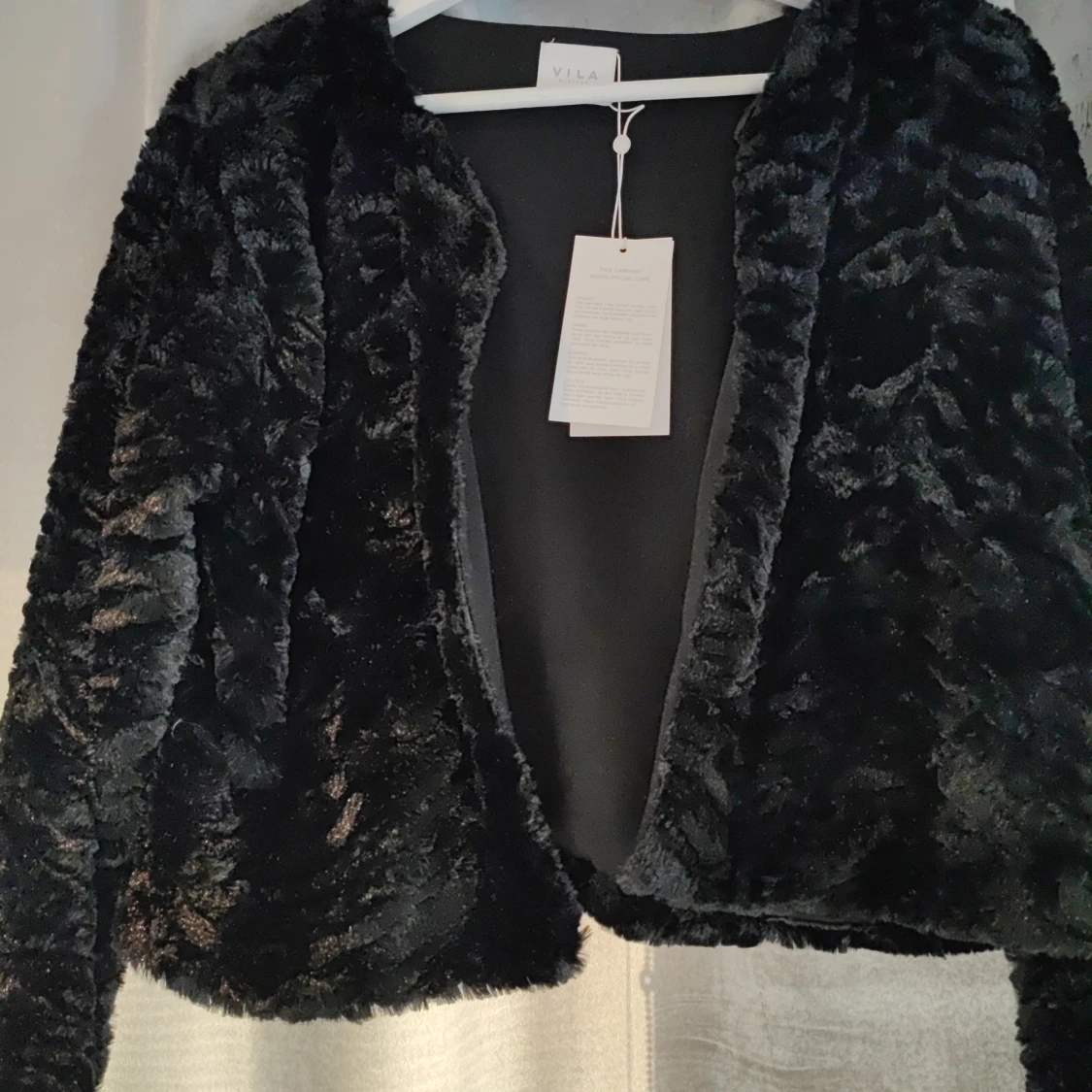 Vila svart jacka, storlek 42 - 90