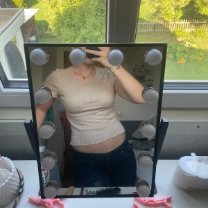 Fin t-shirt  - Fint skick!  Skriv om ni har fler frågor om plagget!🎀