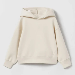 Zara hoodie  - Jätte snygg krämvit hoodie från zara, säljer då den blivit för liten. Den är från barn avdelningen men passar xs 