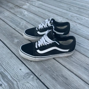 Vans Old school  - Använda Vans old school, men i fint skick (se bilder). 