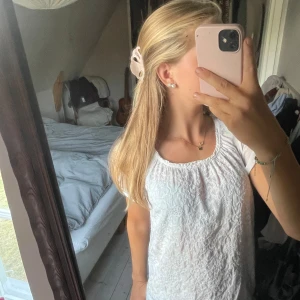 Odd molly topp - Säljer min snygga vita odd molly topp som jag tyvär inte andvönder längre! Jätte fint skick och passar bra till hösten 💓💓