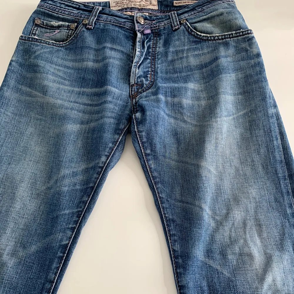 Jacob Cohen jeans modell 622, storlek 32 en av de mest populära modellerna, handgjorda och skräddarsydda i Italien 🇮🇹 . Jeans & Byxor.