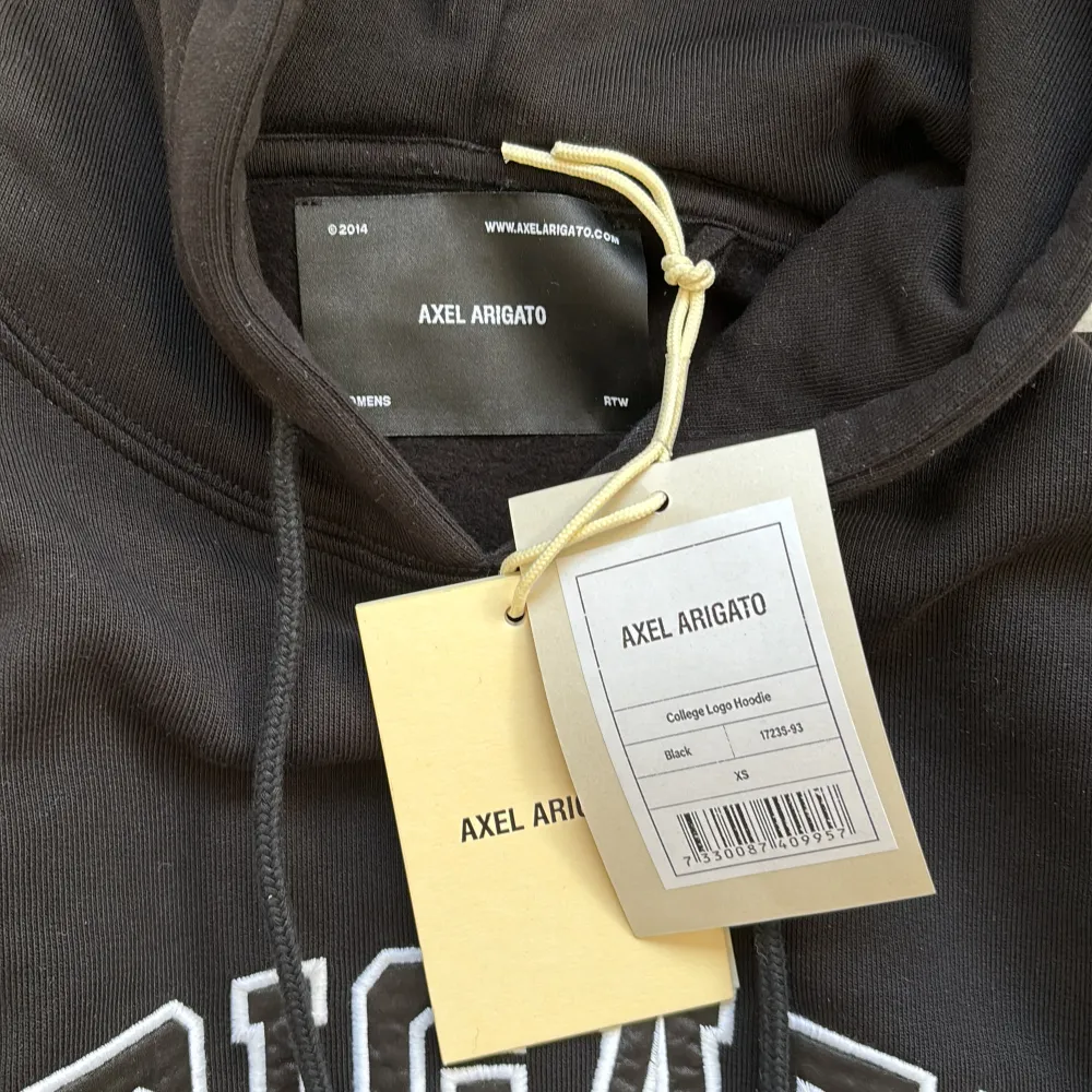 Selling my hoodie from Axel ARIGATO since it was too small:/  never used is in perfect condition and a great ad to ur closet this fall/ winter! . Hoodies.