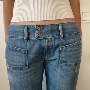 Low waist bootcut flare diesel jeans - Säljer dessa extremt snygga diesel jeans som är perfekt lågmidjade och bootcut!! Originalpris 3 000 kr, säljes för 500 kr. Skriv mer än gärna för mer info eller frågor!!💞💞