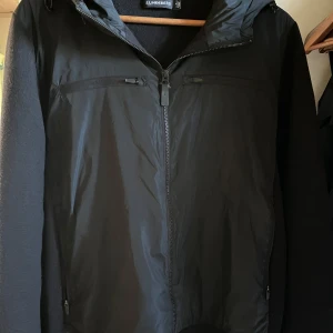 J.Lindeberg jacka/cardigan - Använd men i mycket fint skick. Nypris 3600kr