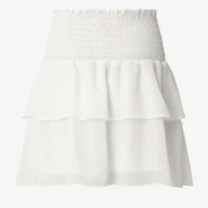 Chelsea kjol vit - Vit volang kjol från Chelsea🌸 bra skick, strl Xs