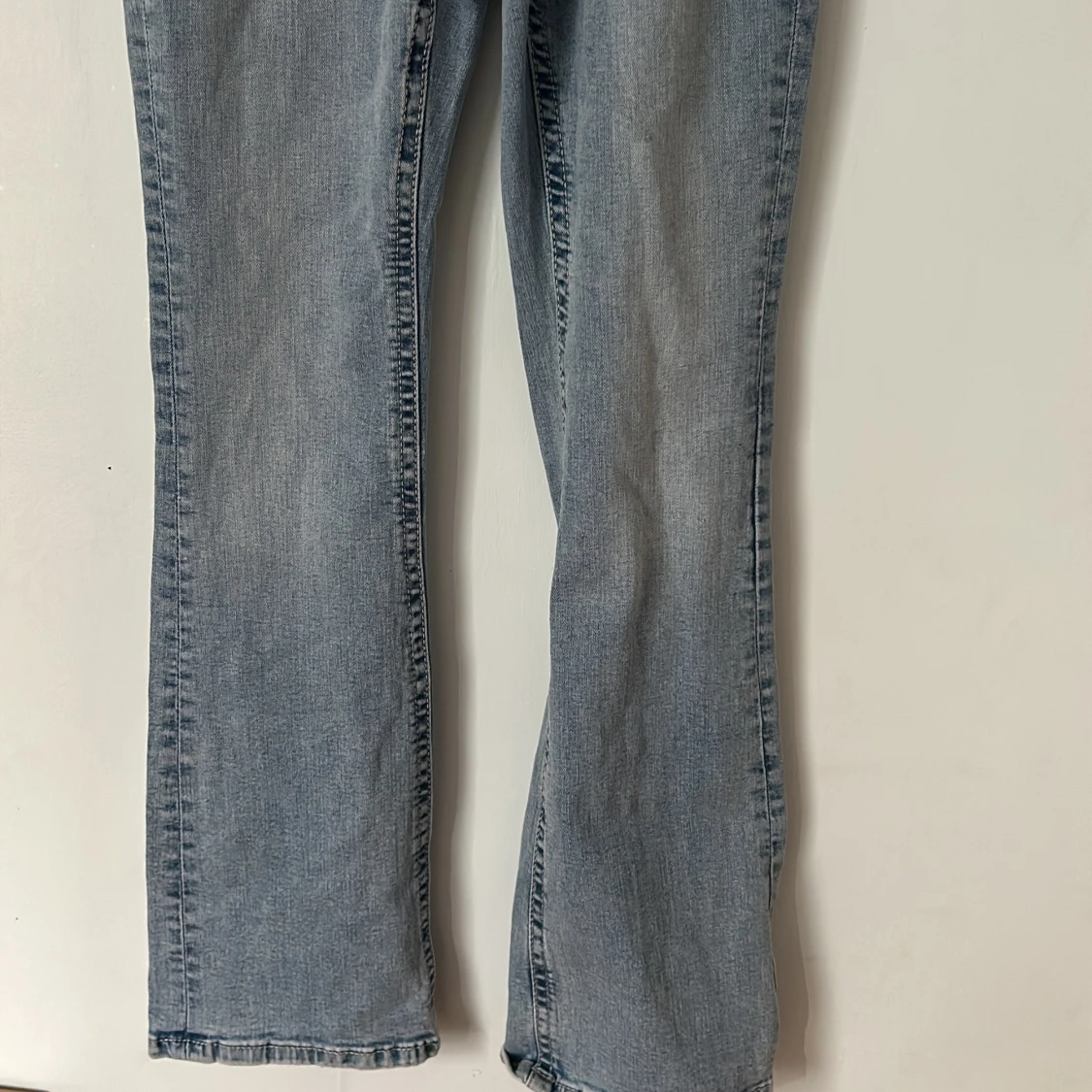 Ljus blå jeans  - 91