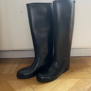 Ridstövlar  - Splitter nya ridstövlar, aldrig använda endast testade.