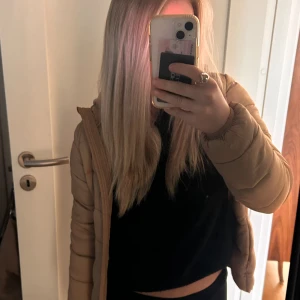 Jacka  - Jättefin beige jacka, köpt utomlands🤎💋