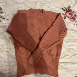 Långarmad everyday tröja - Fin långarmad tröja för varje dag, mycket mjuk och varm till hösten/vintern🌸 S men passar även XS 