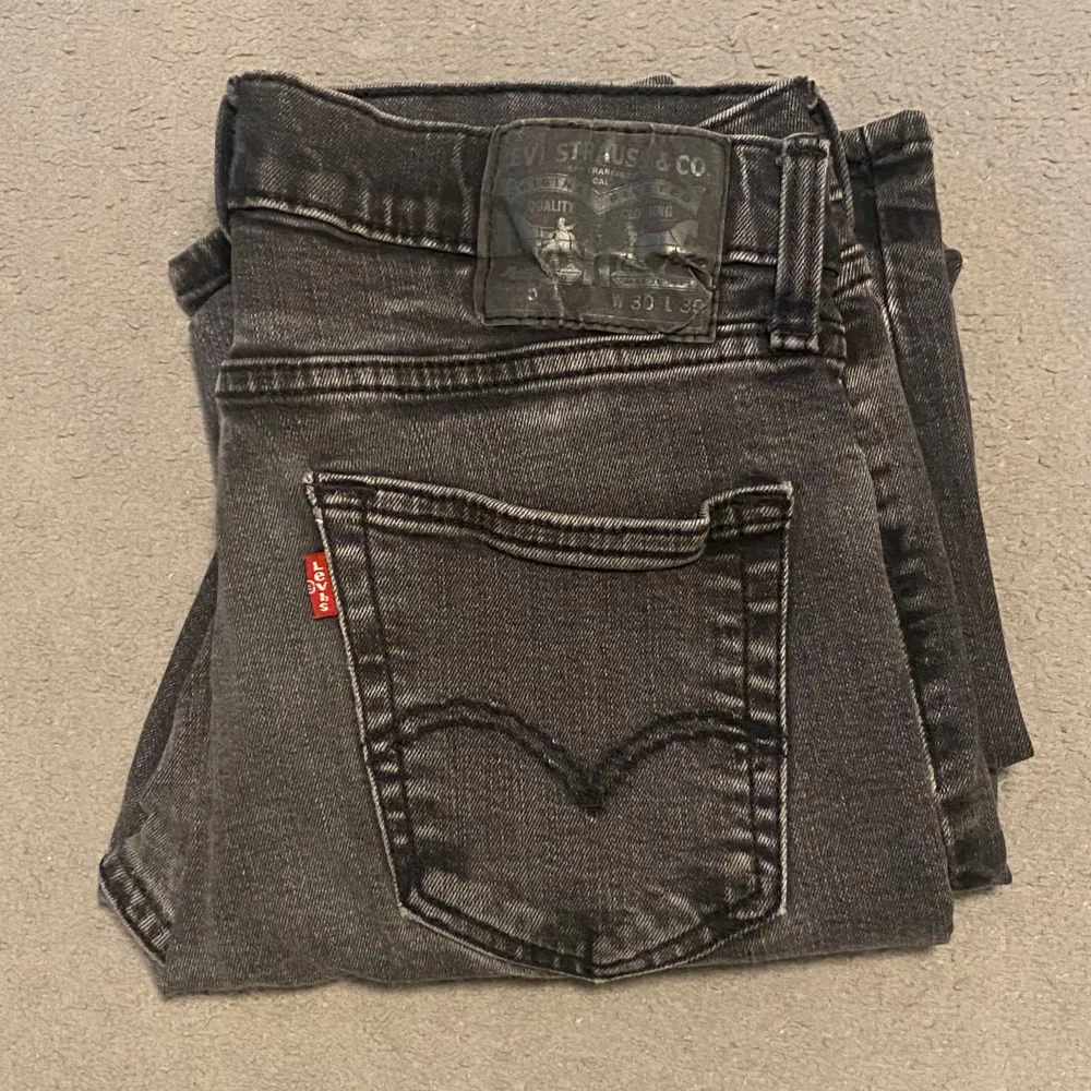 Levis jeans | 30/30 | Slim fit | Oanvända 10/10 | Hör av dig vid frågor! . Jeans & Byxor.