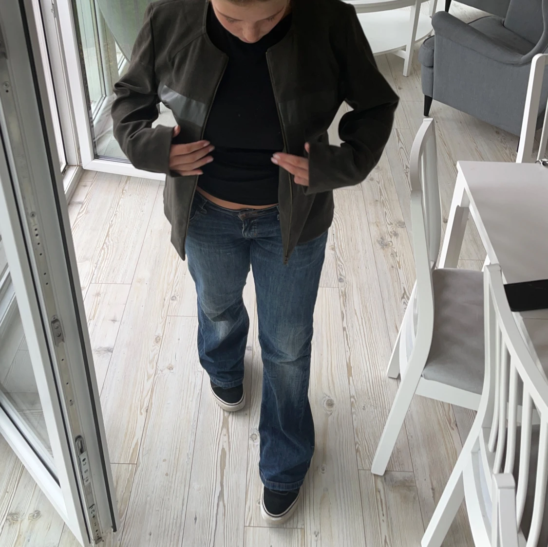 Mörkgrön jacka med dragkedja - 90