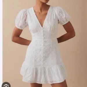 Gina klänning - Gina tricot klänning. Använd 1 gång