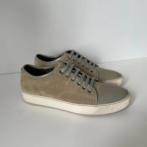 Lanvin skor  - Säljer ett par Lanvins! Storlek UK 9!   Bara skorna medkommer vid köp! Hör gärna av dig om du har frågor!