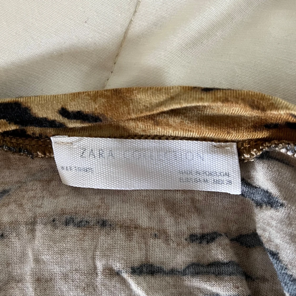 Tigermönstrad topp från Zara - 91