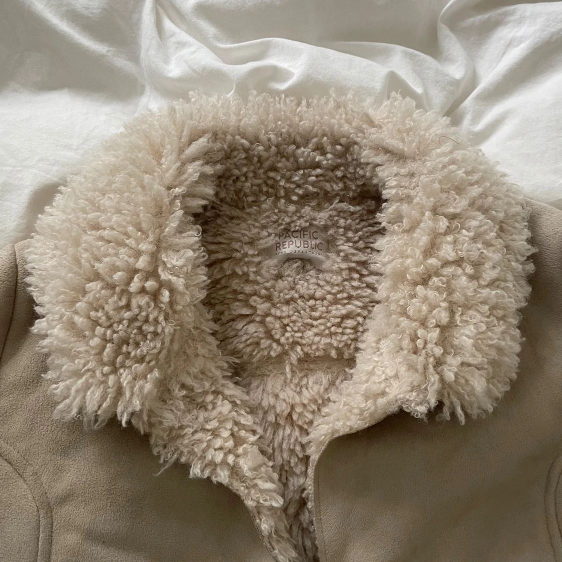 Faux pälsjacka  - 90